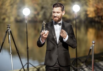 Porque os famosos aprendem inglês tão rápido?